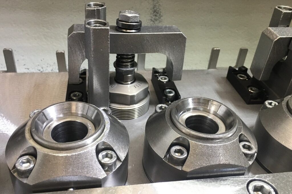 Fixture for inner ball joint machining 2